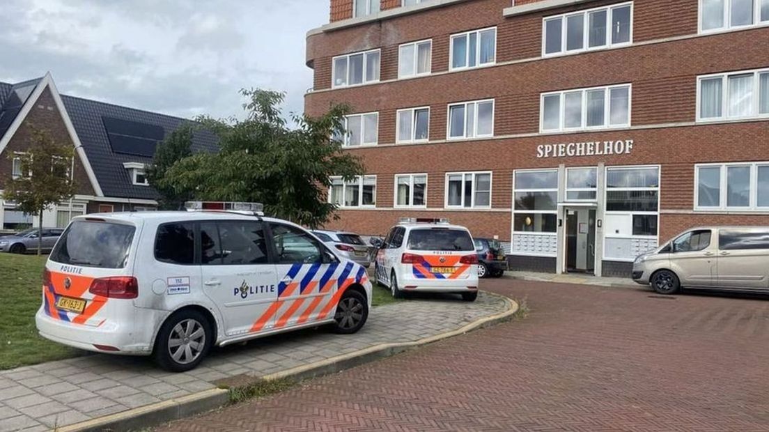 De politie trof de lichamen zaterdag aan in een woning aan de Spieghelhof.