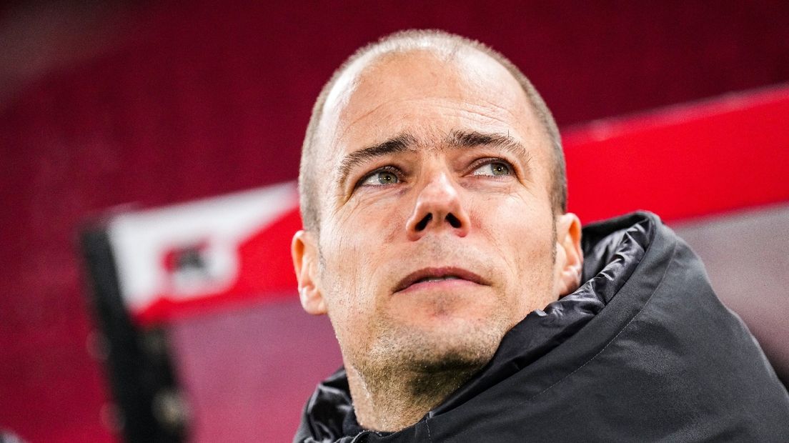 FC Groningen-trainer Danny Buijs tijdens de wedstrijd tegen AZ
