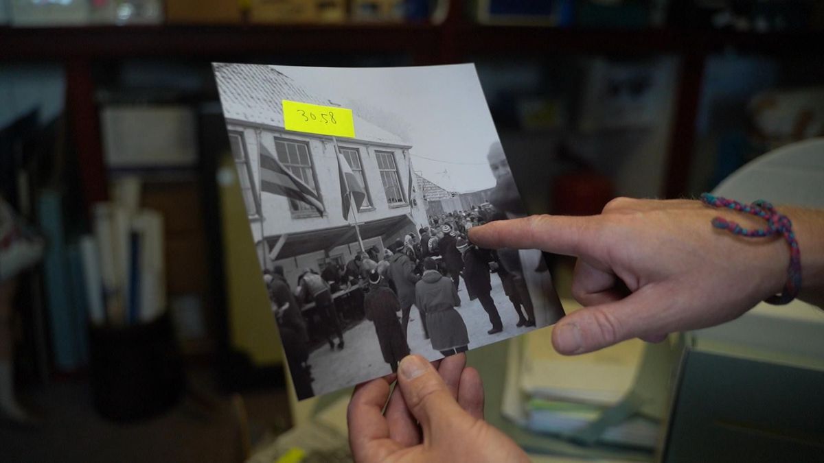 Schaatsmuseum Hindeloopen zet het grote publiek in om het archief door te wroeten