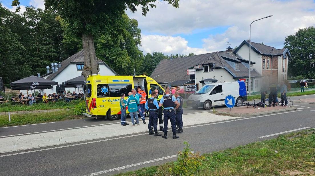 Het ongeval trok veel bekijks.