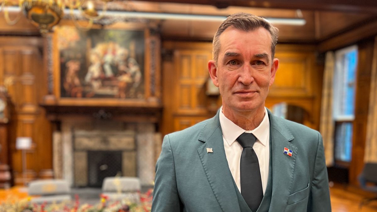 Eddie van Marum zwaait af als staatssecretaris: 'We hebben Groningen op de kaart gezet'