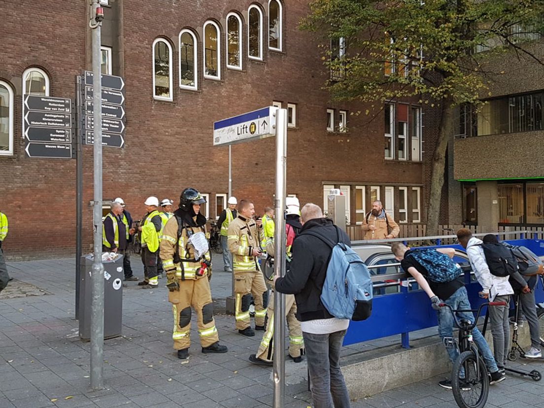 Metrostation Rotterdam ontruimd vanwege rook