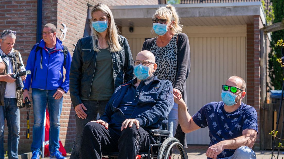 Collega's brengen fotograaf René Legerstee een laatste groet