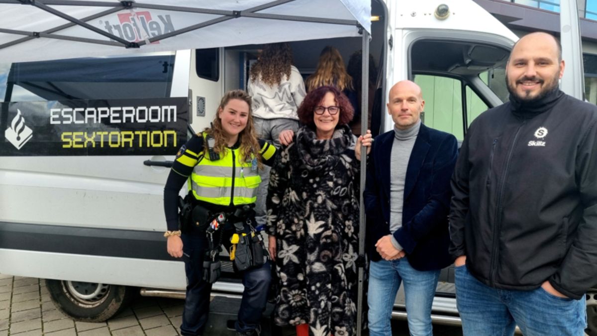 Actie tegen afpersing met naaktfoto's: Escapebus rijdt langs scholen in Hengelo