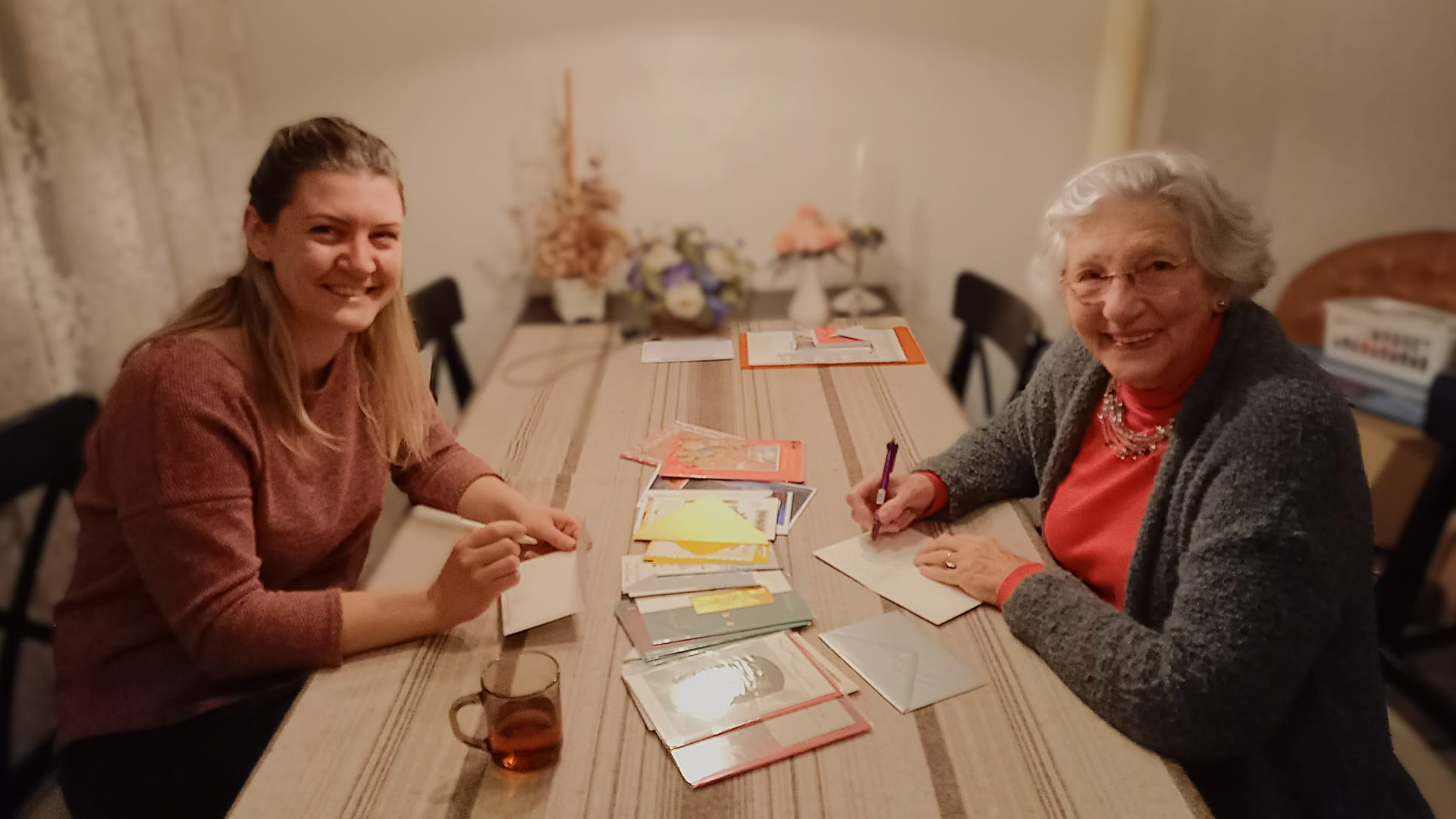 2000 kerstkaarten tegen eenzaamheid: ‘Eerste Kerst alleen, kaartje hielp hem erdoorheen’