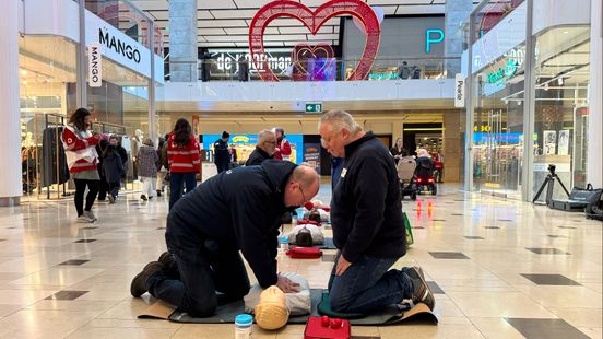 Op Valentijnsdag leren reanimeren in het winkelcentrum: 'Een teken van liefde' Home