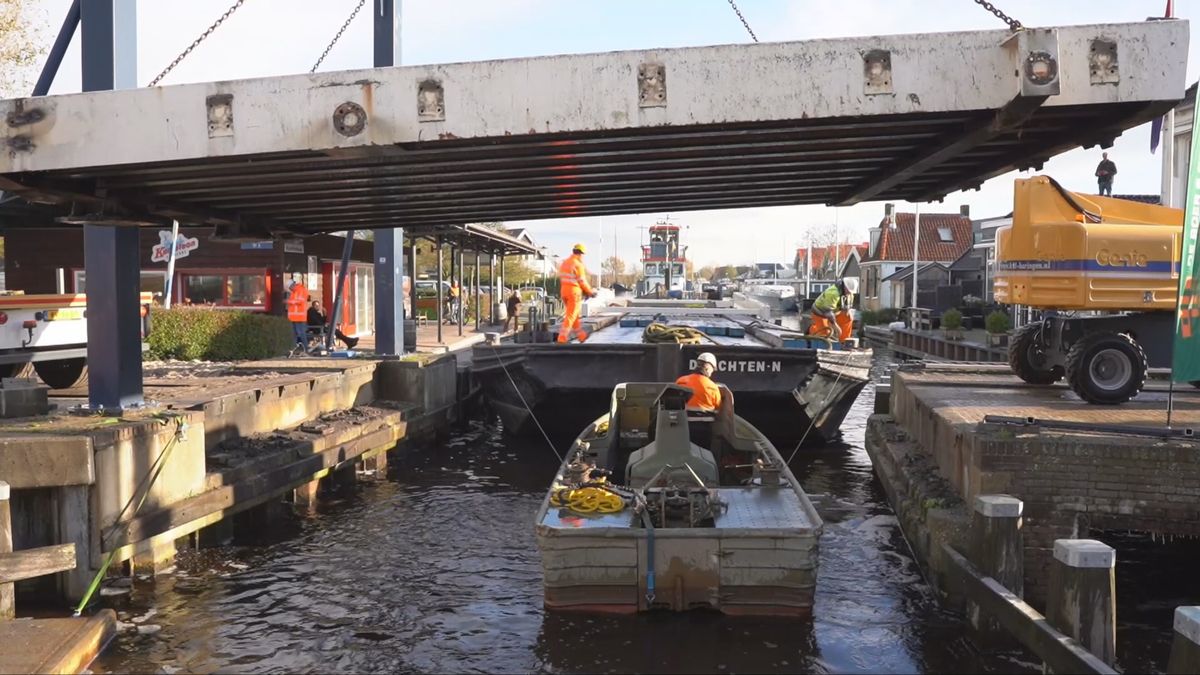 Brug Terherne weggehaald: 