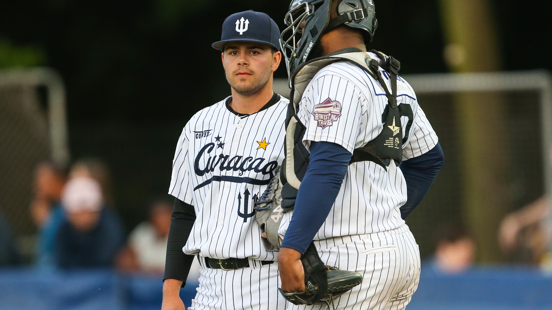 Tijn Fredrikze in actie voor honkbalvereniging Rotterdam Neptunus