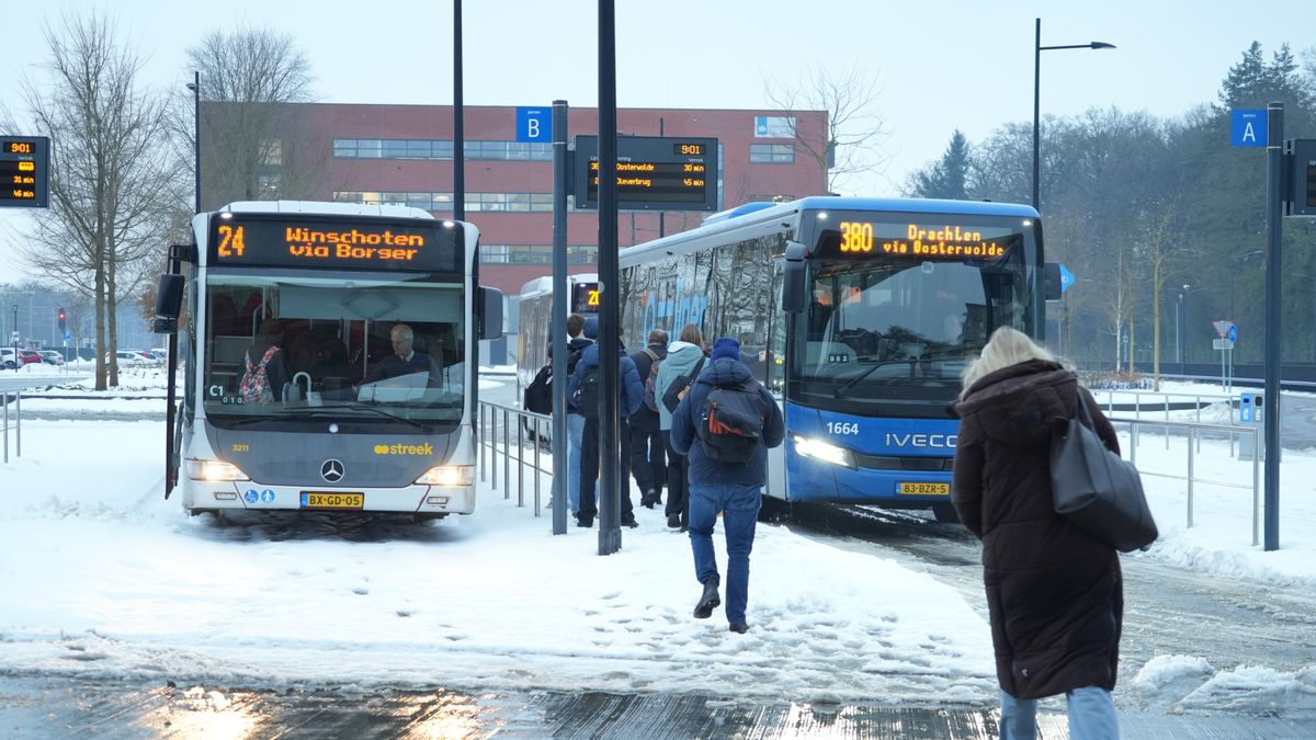 Vanaf middernacht code oranje in Drenthe, Noordenveld sluit sporthallen om sneeuw