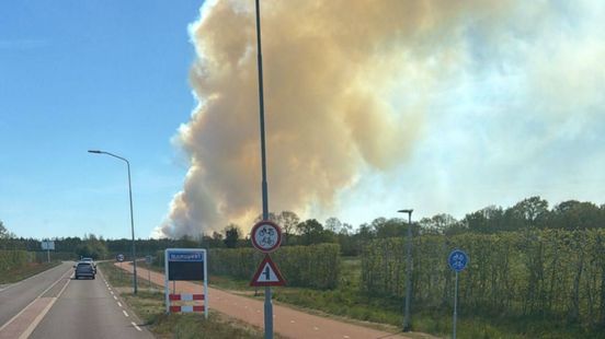 Grote natuurbrand in Epe, rookwolken te zien vanaf Nunspeet
