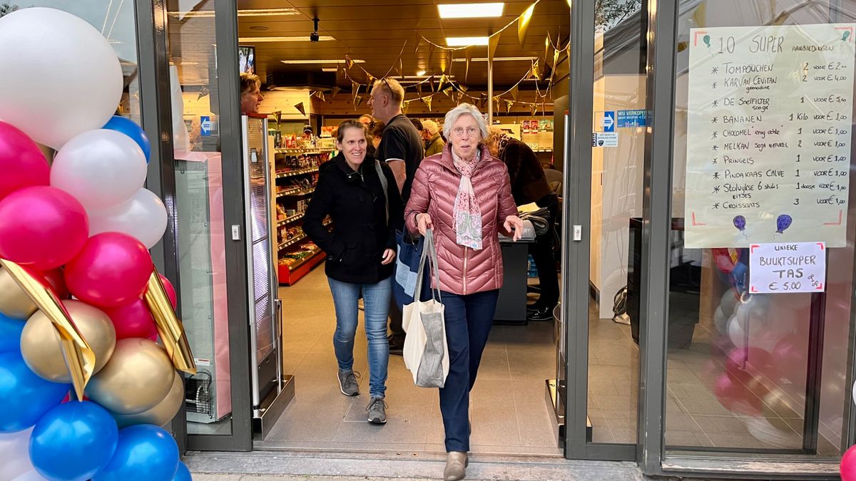 Dorp loopt massaal uit voor nieuwe super: 'Bijna te vol in de winkel'