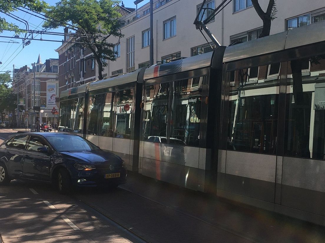 Parkeren op de Nieuwe Binnenweg is lastig