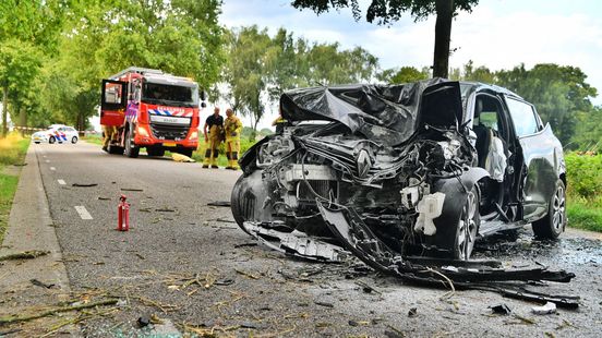 Zwijndrechter overleden bij auto-ongeluk in Brabant, Rotterdammer zwaar gewond.