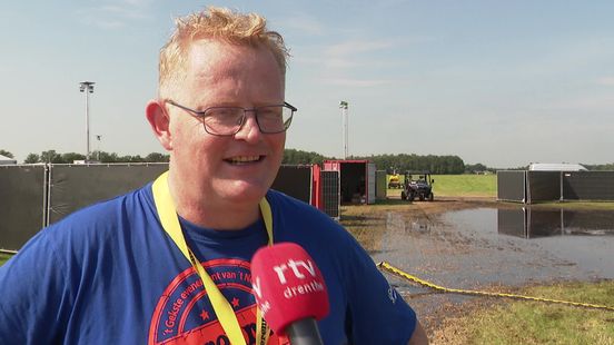 Boerenrock leek bijna in het water te vallen door vele regen