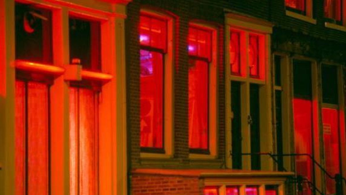 GGD: Loverboys zijn gewoon pooiers - Rijnmond