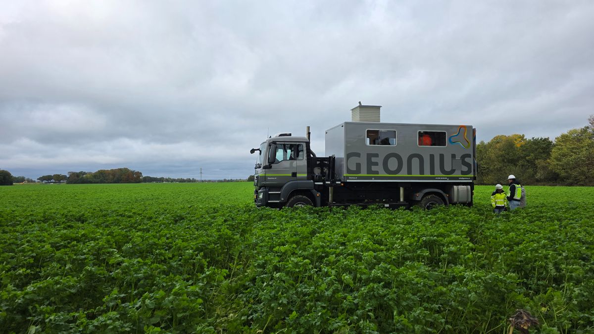 Hoogspanningslijn Maasbracht-Graetheide van tweebaansweg naar snelweg