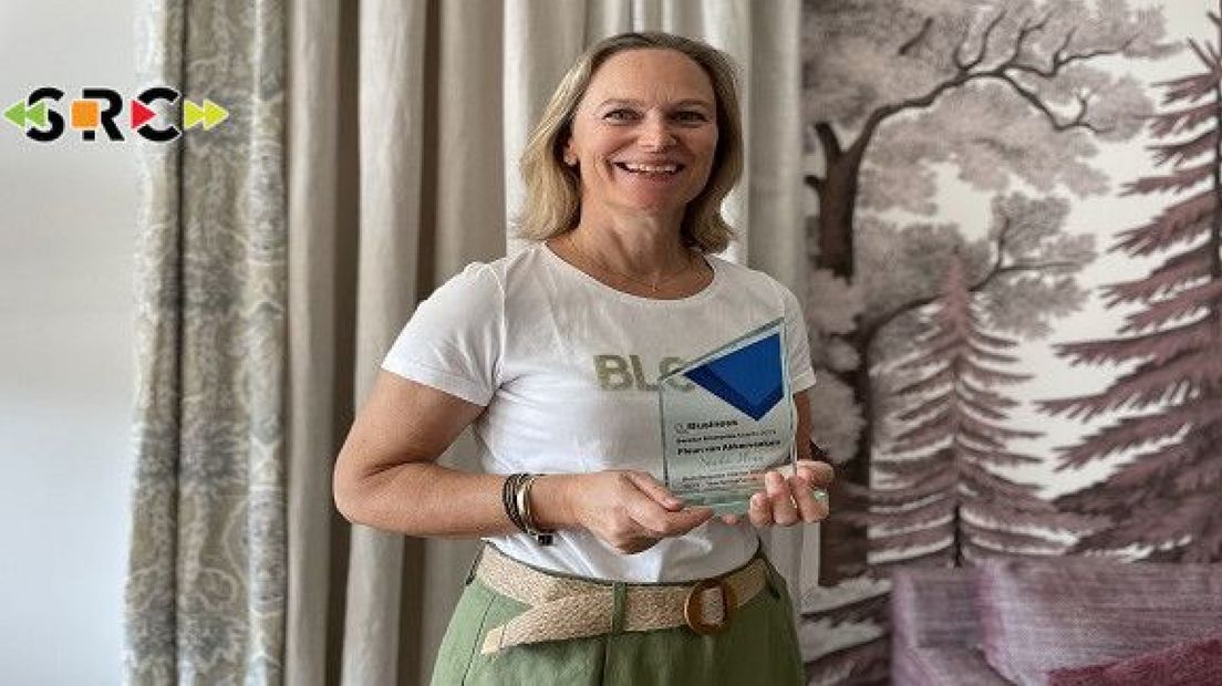 De trotse winnares van de Benelux Enterprise Award, Pleun van Akkerveeken