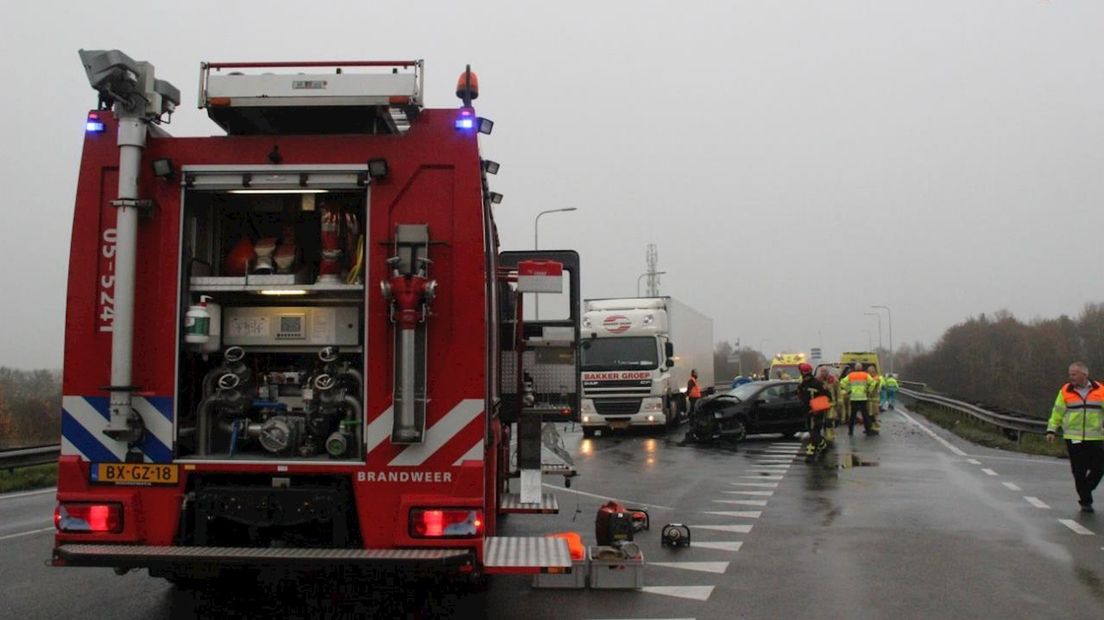 Afrit A1 Holten richting Deventer dicht door ongeluk