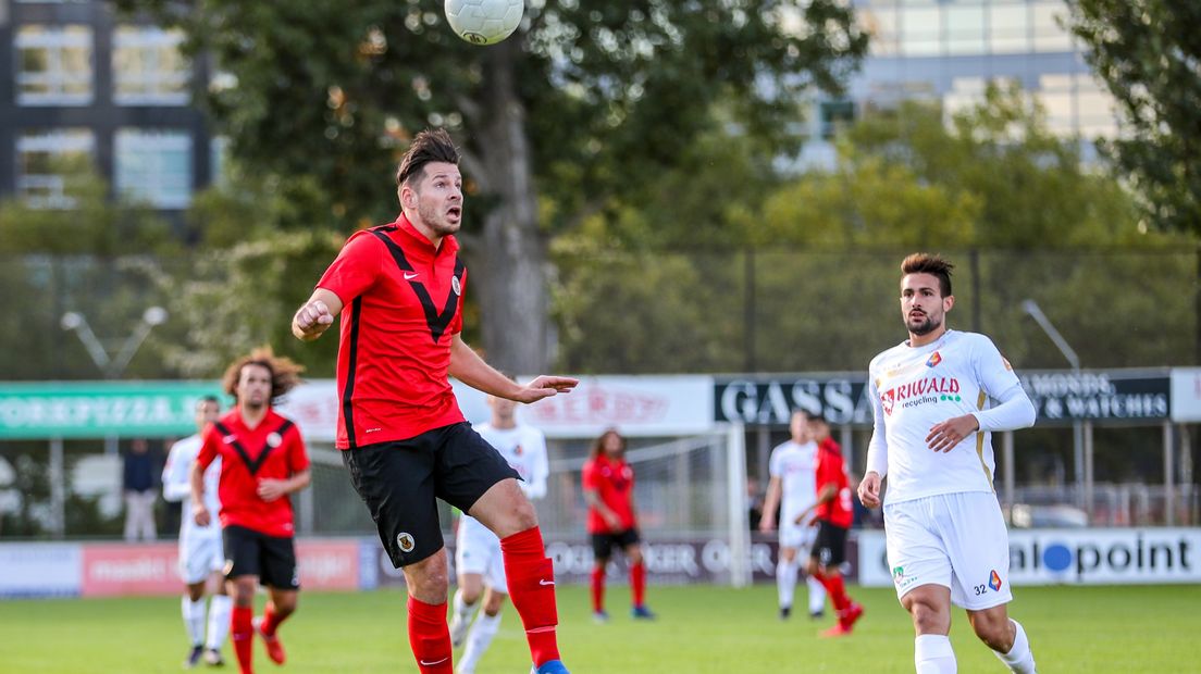 Thomas van den Houten klopte met zijn club AFC de profs van Telstar met 5-0