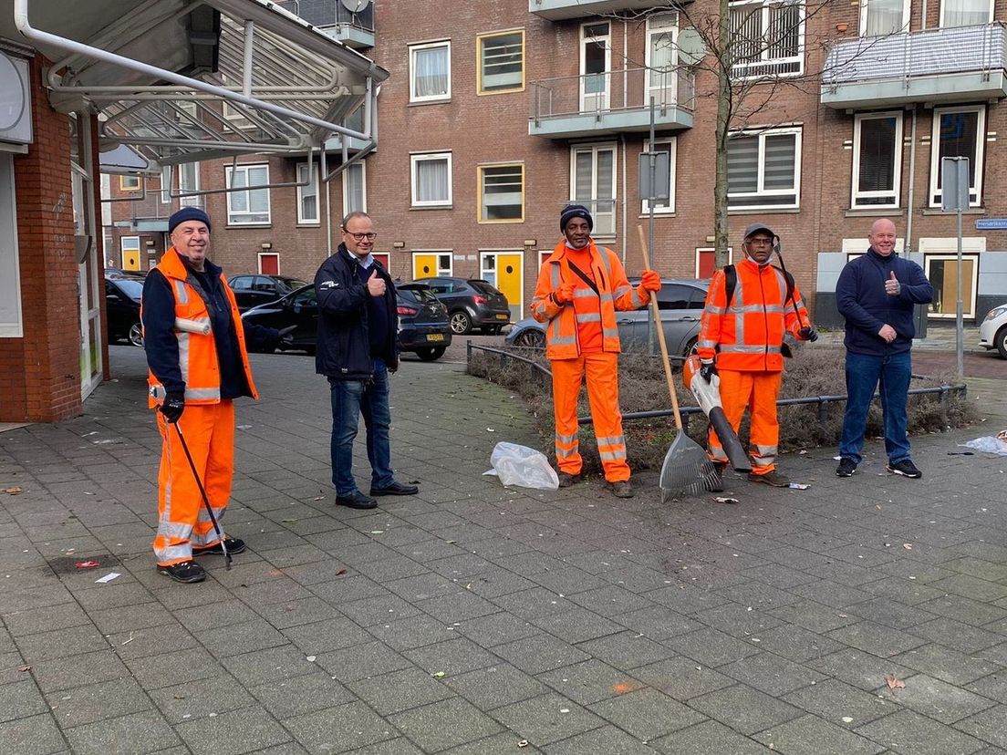 Het team dat Crooswijk op nieuwjaarsdag helemaal schoonveegt