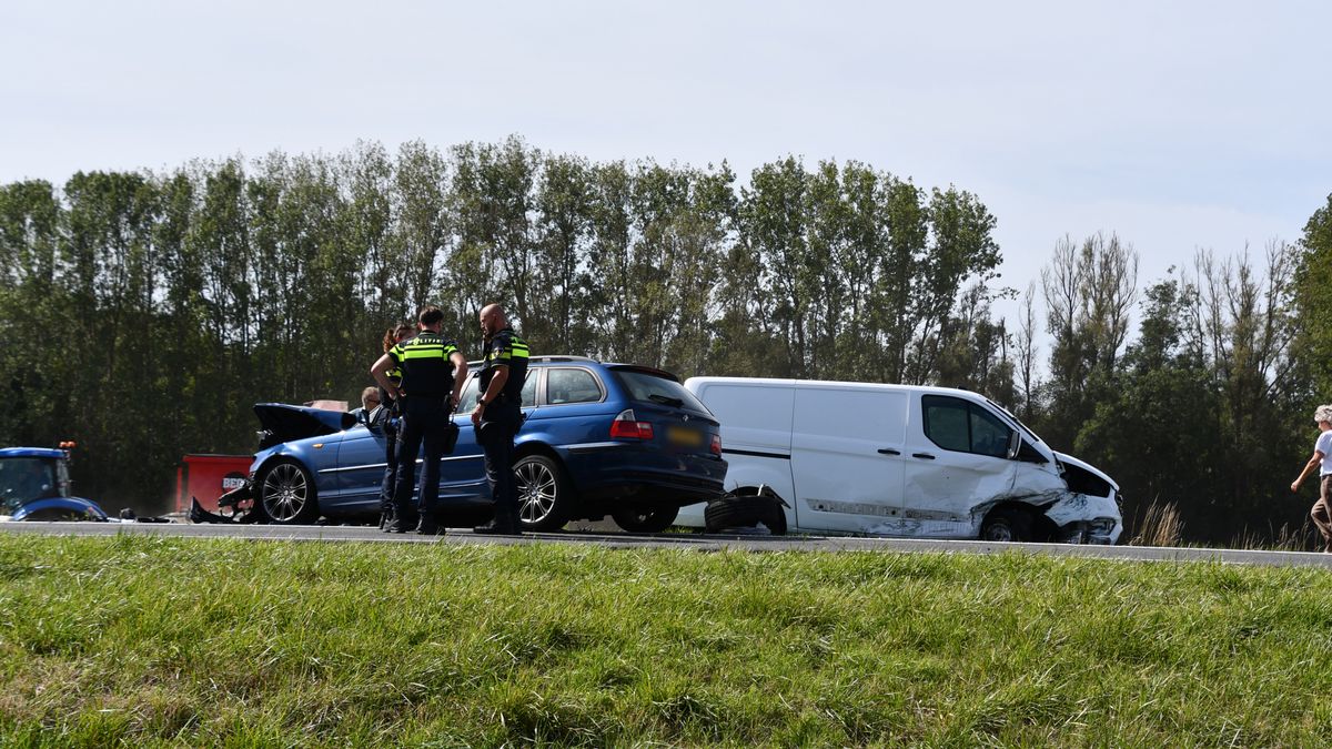 N57 bij Serooskerke (W) weer open na ernstig ongeval