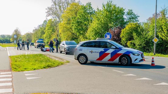 Motorrijder gewond na botsing met auto