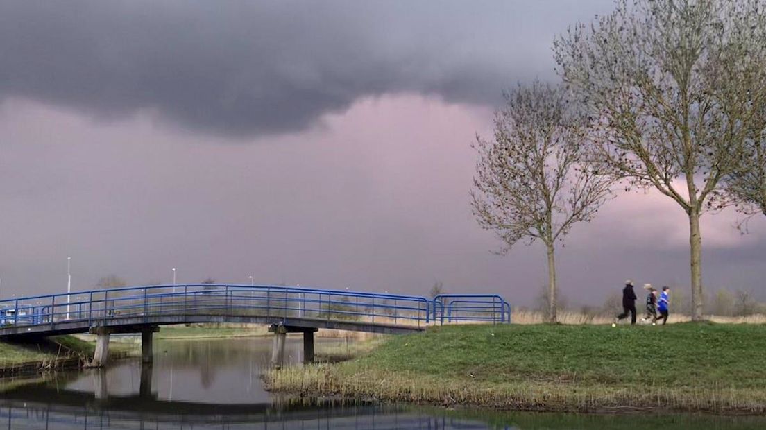 Donkere wolken in Zwolle