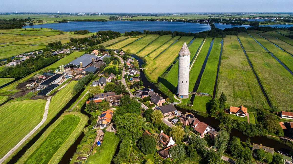 Motorrijders weer welkom op schilderachtig weggetje na uitspraak rechter, ondanks klachten bewoners