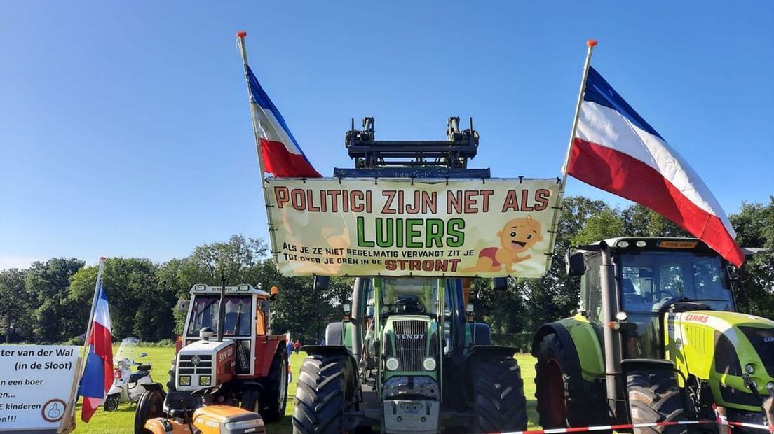 Een van de vele spandoeken tijdens de anti-stikstofbetoging in Stroe.