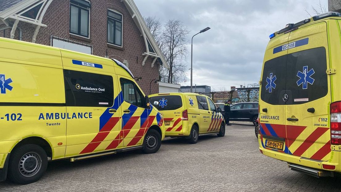 Meerdere ambulances rukten uit naar een ongeluk dat gebeurde in Hengelo.