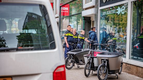 Steekpartij in het centrum van Rotterdam | Twee rijstroken dicht door ongeval op de A15. Steekpartij in het centrum van Rotterdam | Twee rijstroken dicht door ongeval op de A15.