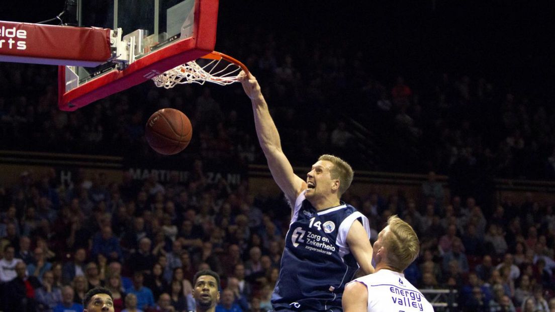Thomas Koenis tijdens Donar - ZZ Leiden in januari.