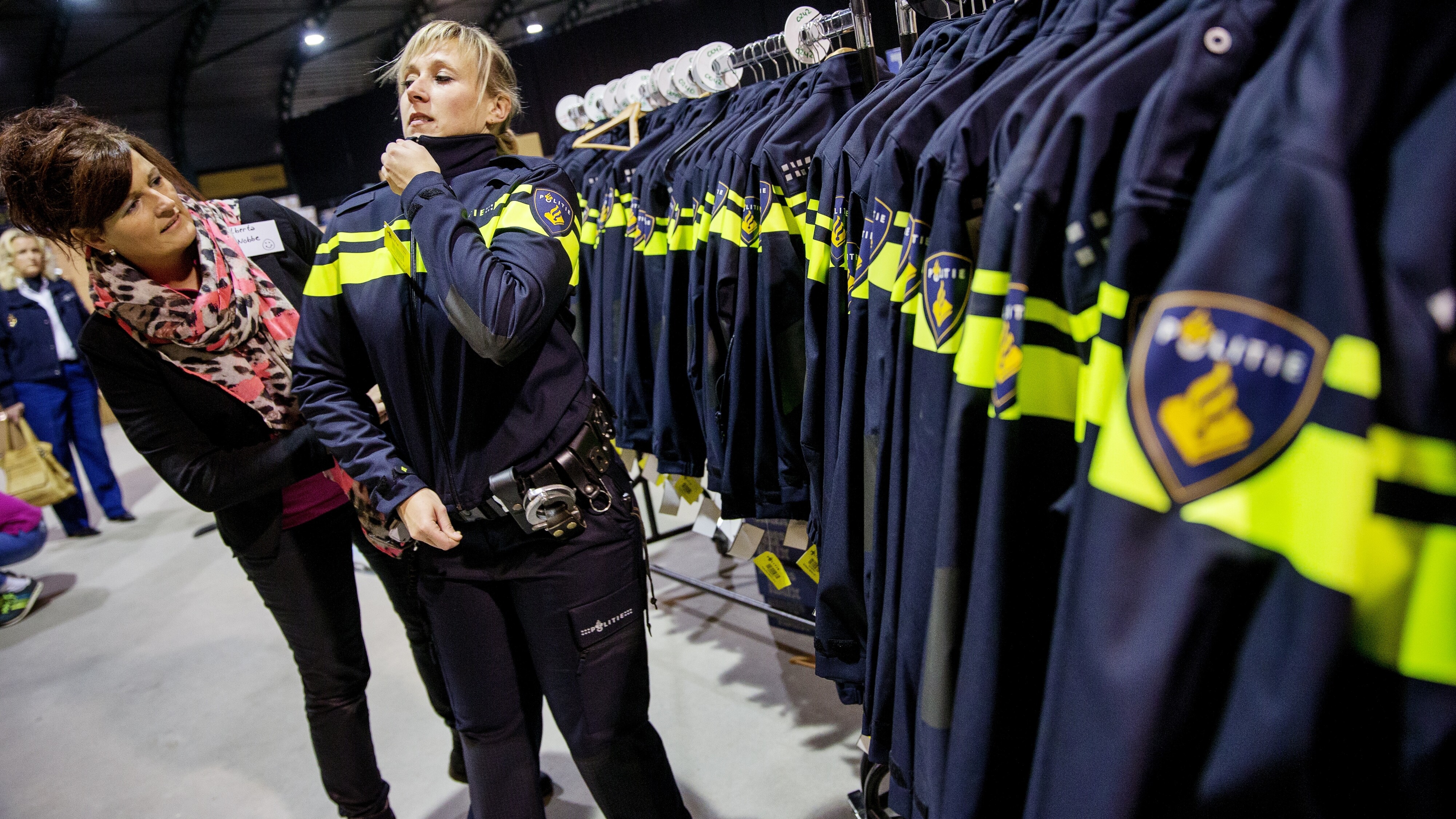 Frustraasje by plysje om 'nepkollega's'; hieltyd mear meldingen fan âlderein