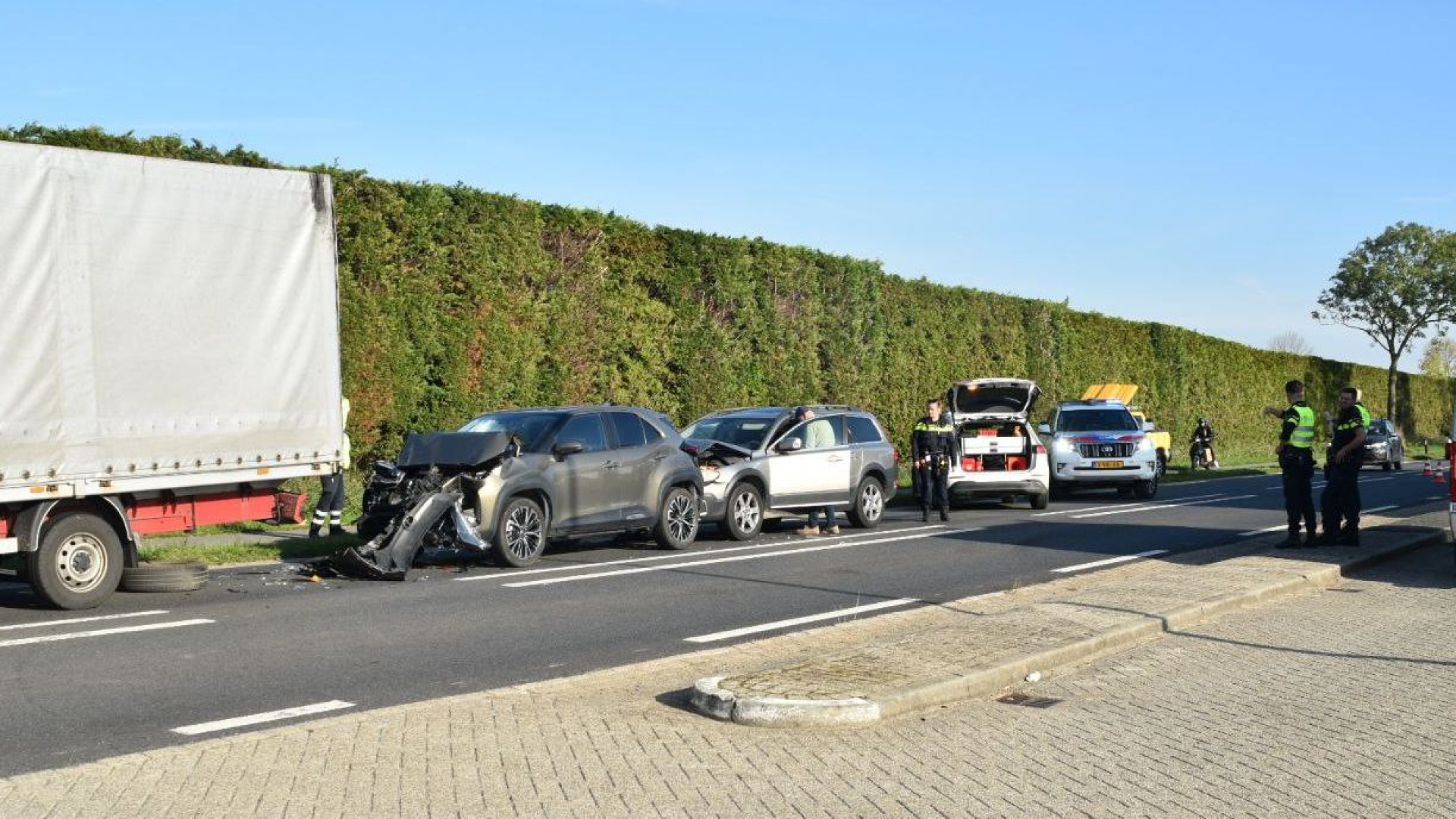 Vier autos betrokken bij kettingbotsing.