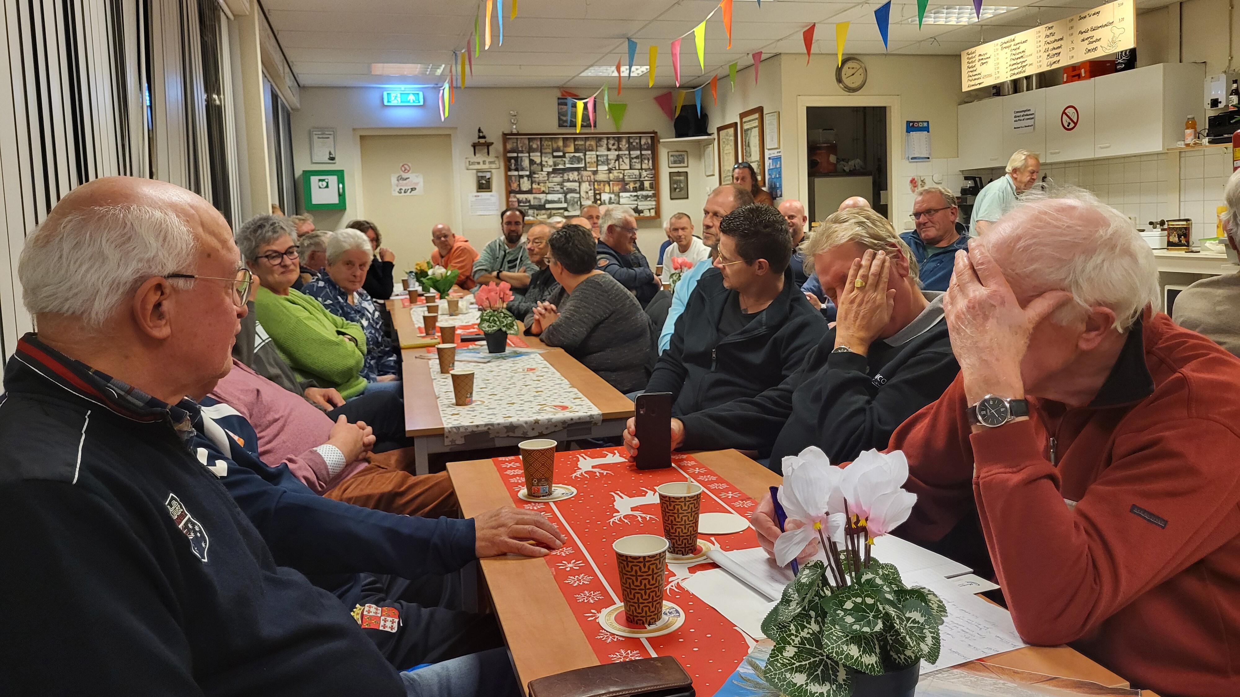 De kantine van Eendracht zat vol