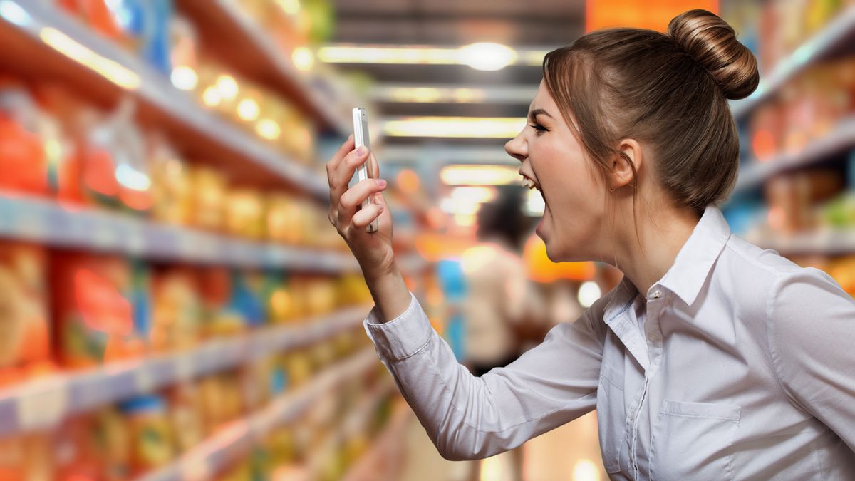 Telefoon op speaker en schreeuwen maar: waarom zien (en horen) we dit steeds vaker?
