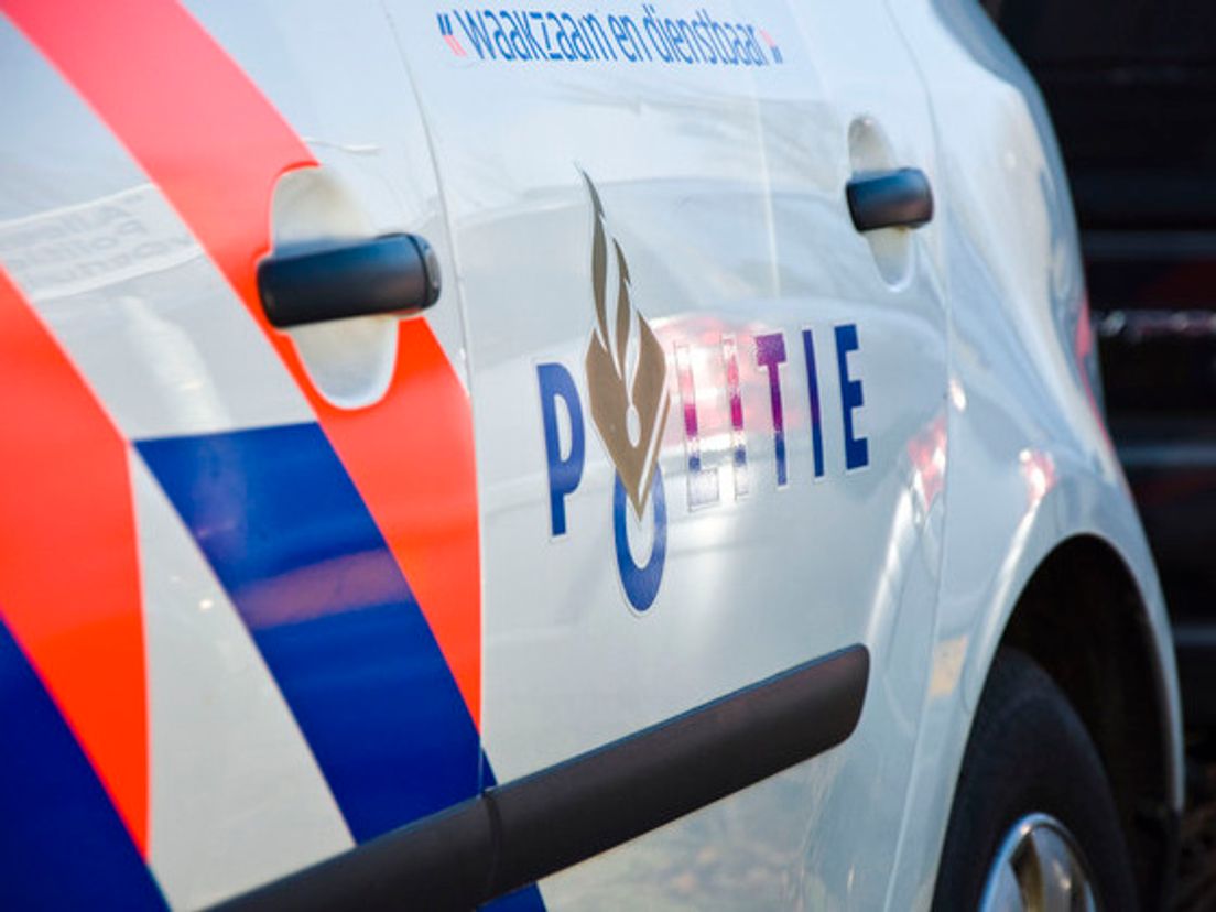 201009feb_RTV_Politie_auto_wagen_zijkant_0039.cropresize.tmp.cropresize.tmp.JPG