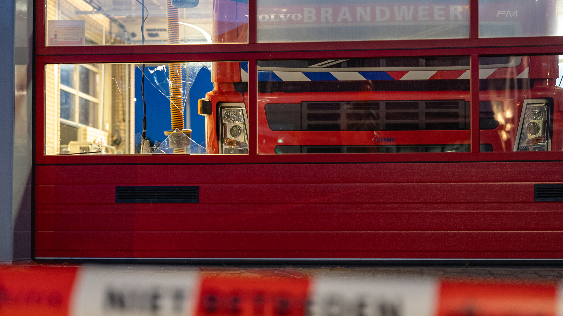 Bij de brandweerkazerne in Maassluis is er in de nacht van maandag op dinsdag ingebroken.