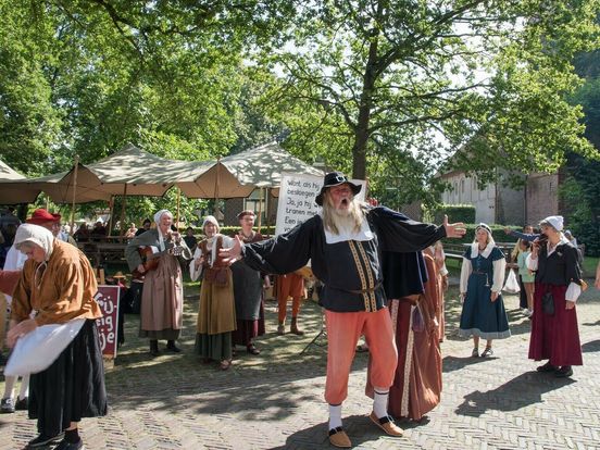 Vrijwilligers blazen Etstoel in Anloo vanaf volgend jaar nieuw leven in