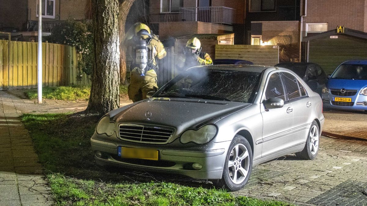 Eigenaar ontdekt autobrand in Sneek