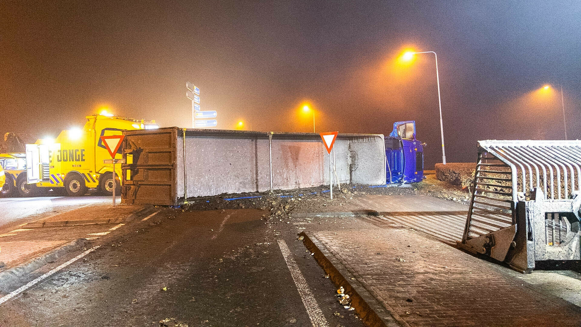 Bietenwagen gekanteld in Borger