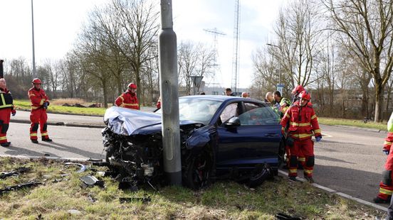 Meerdere botsingen van autos bij oprit N46 in Stad. Meerdere botsingen van autos bij oprit N46 in Stad.