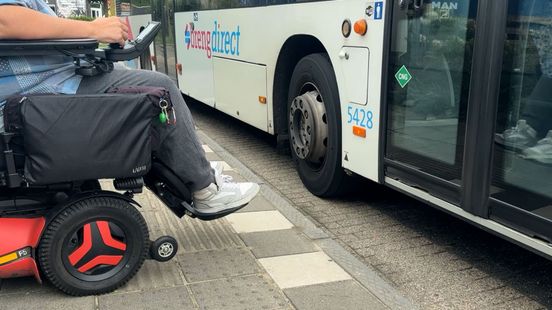 PvdA en GroenLinks willen opheldering over bushaltes die niet toegankelijk zijn