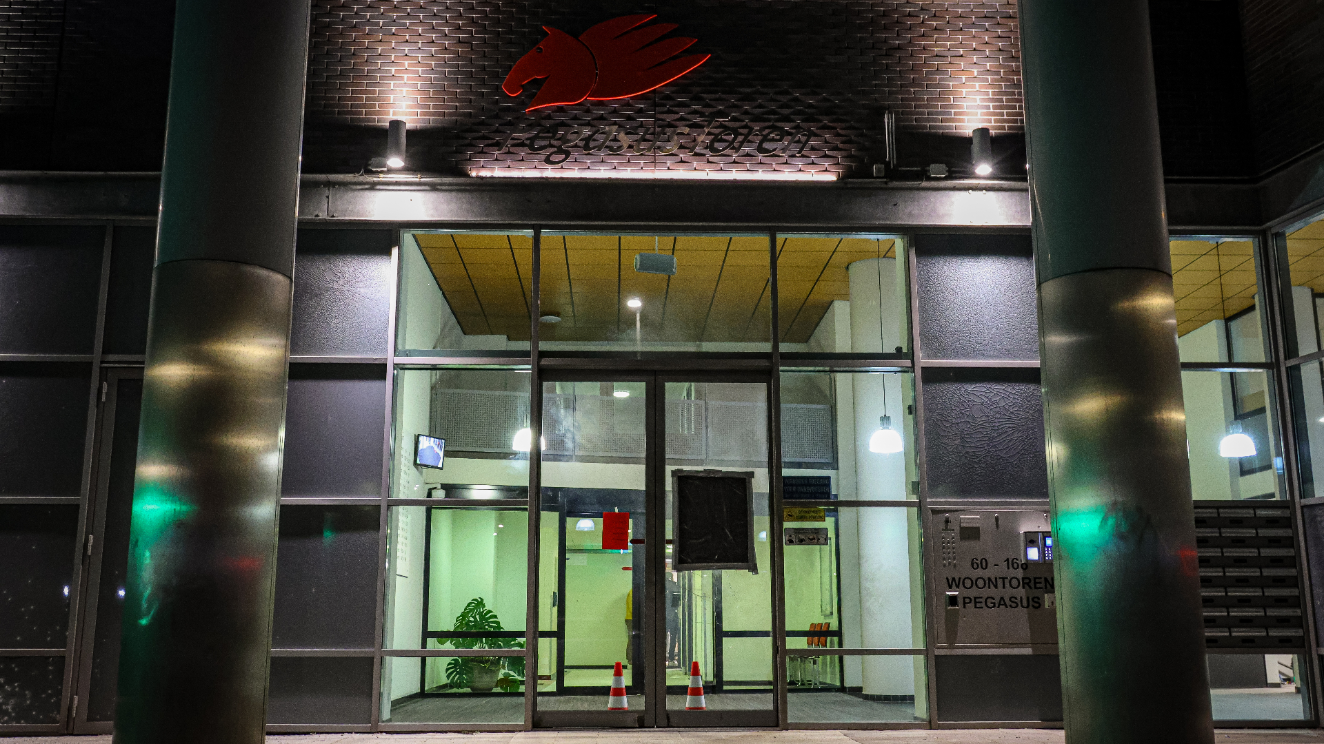 Voor de derde keer was het raak bij de flat.