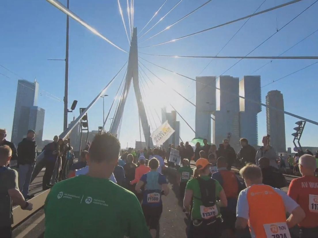 Toen het leven er nog zonnig uit zag: de eerste keer de Erasmusbrug op