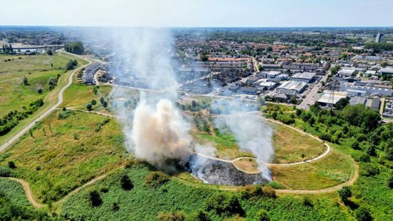 Brand in park naast woonwijk
