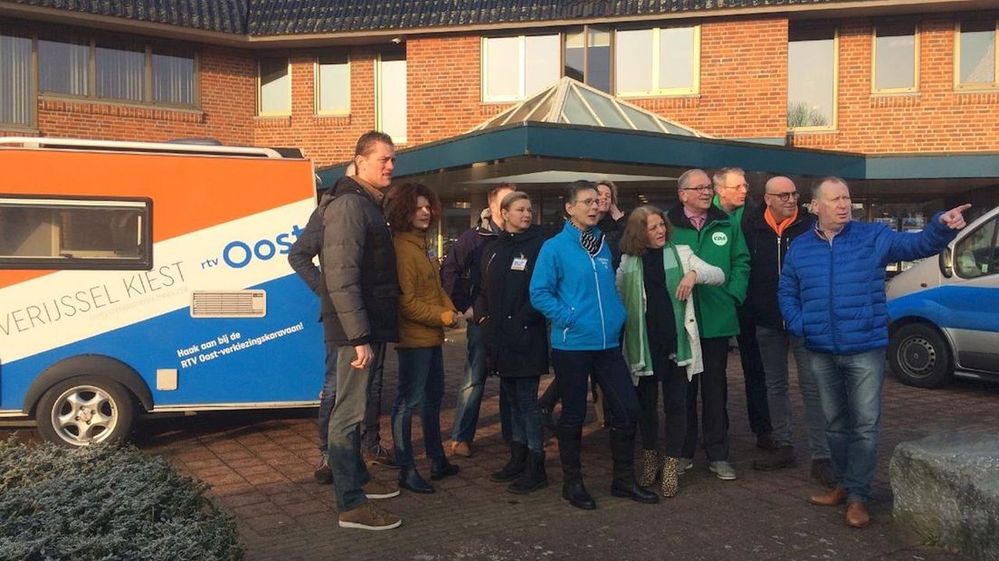 De RTV Oost Verkiezingskaravaan staat vandaag in Zwartewaterland