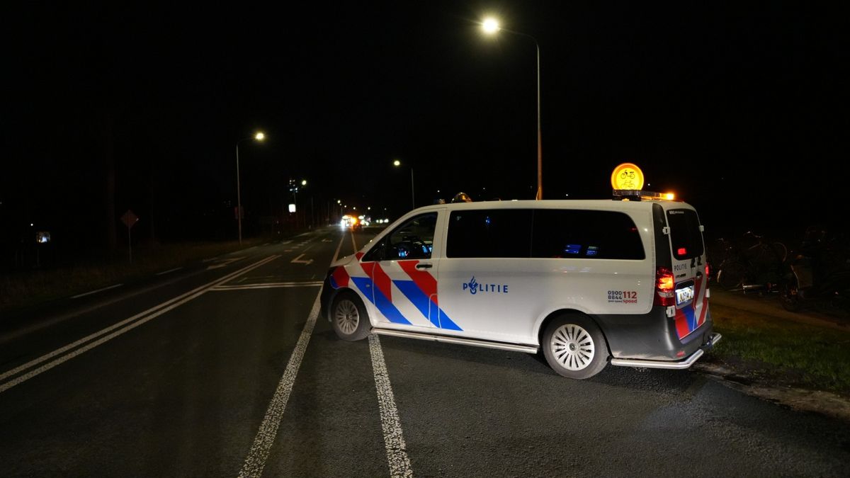 112-nieuws: Ongeluk op N361 tussen Stad en Adorp • Auto ramt gevel van winkel in Ter Apel