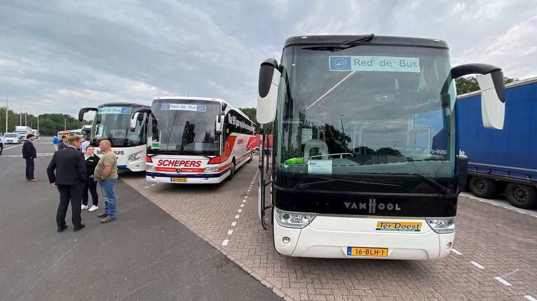 Tientallen touringcarchauffeurs maken zich op voor protest in Den Haag