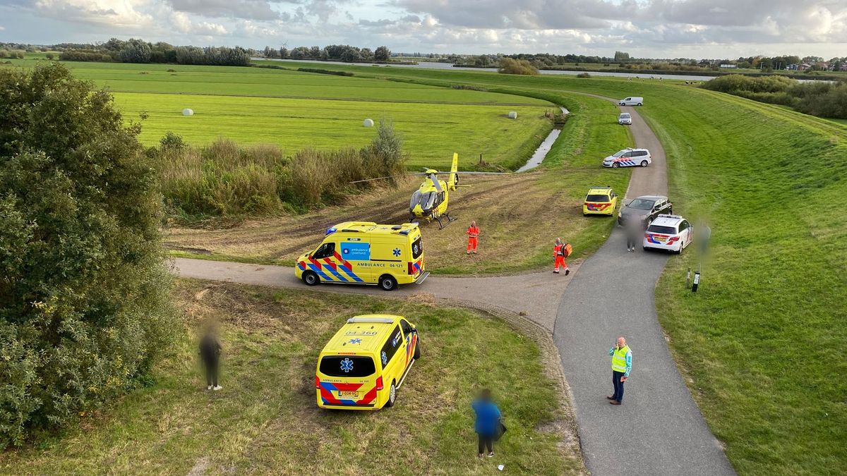 Wielrenner raakt ernstig gewond bij val in Wilsum